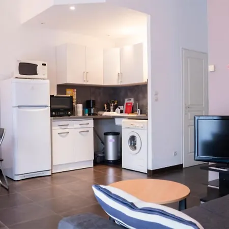 L'Ile D'Olive: Spacious Terrace Apartment in Besancon Exterior photo