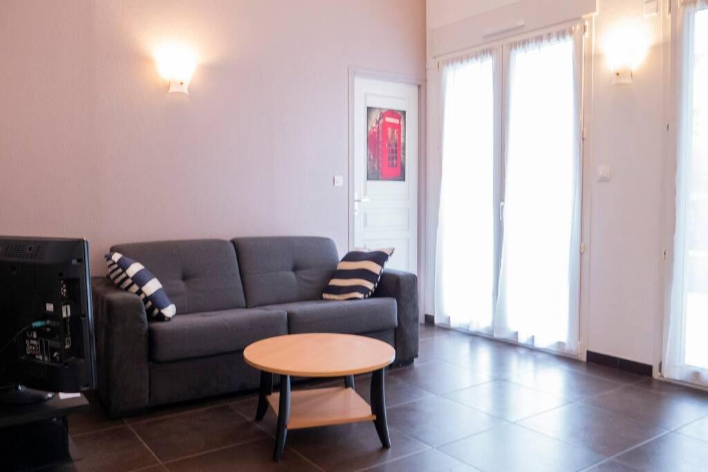 Apartment L'ile D'olive: Spacious Terrace In Besancon